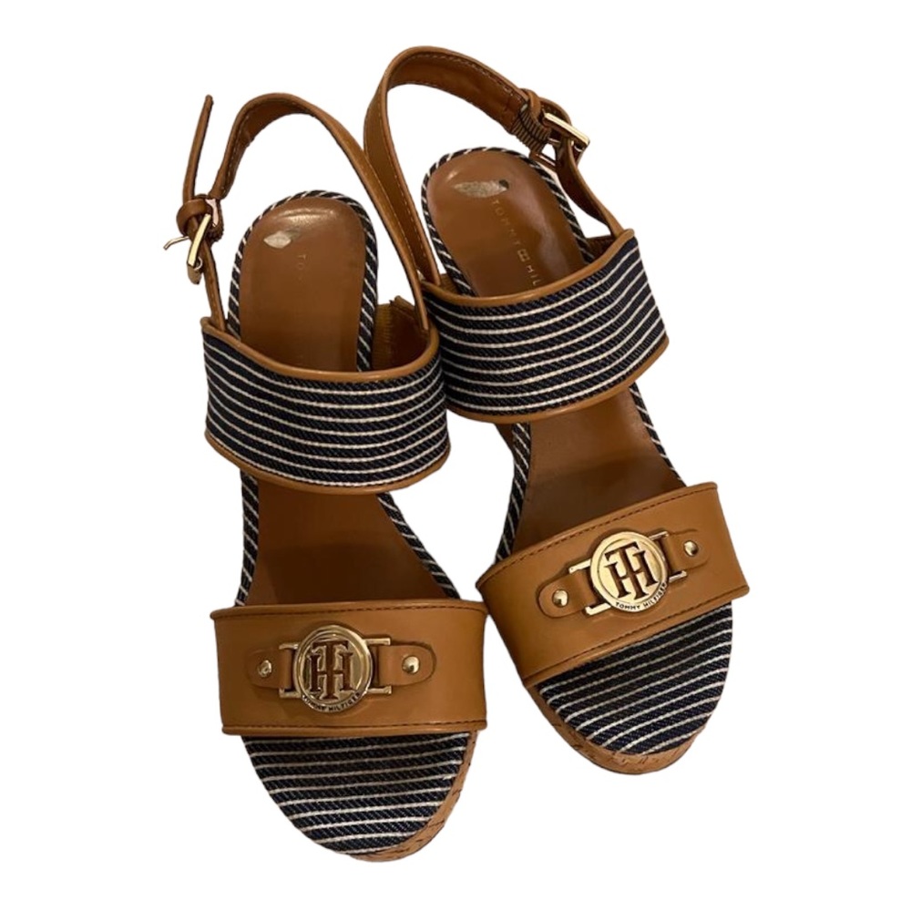 Women’s Leather Tommy Hilfiger Sandal Size 6,5 in Excellent Used Condition